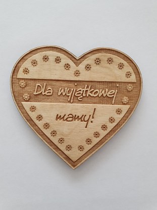 Picture of Podkładka w kształcie serca, drewniana, grawerowana - napis „Dla wyjątkowej mamy!”