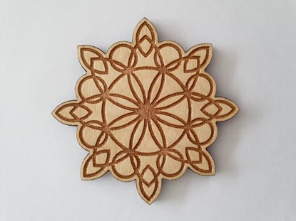 Picture of Podkładka drewniana, grawerowana - ornament kwiatowy lub geometryczny
